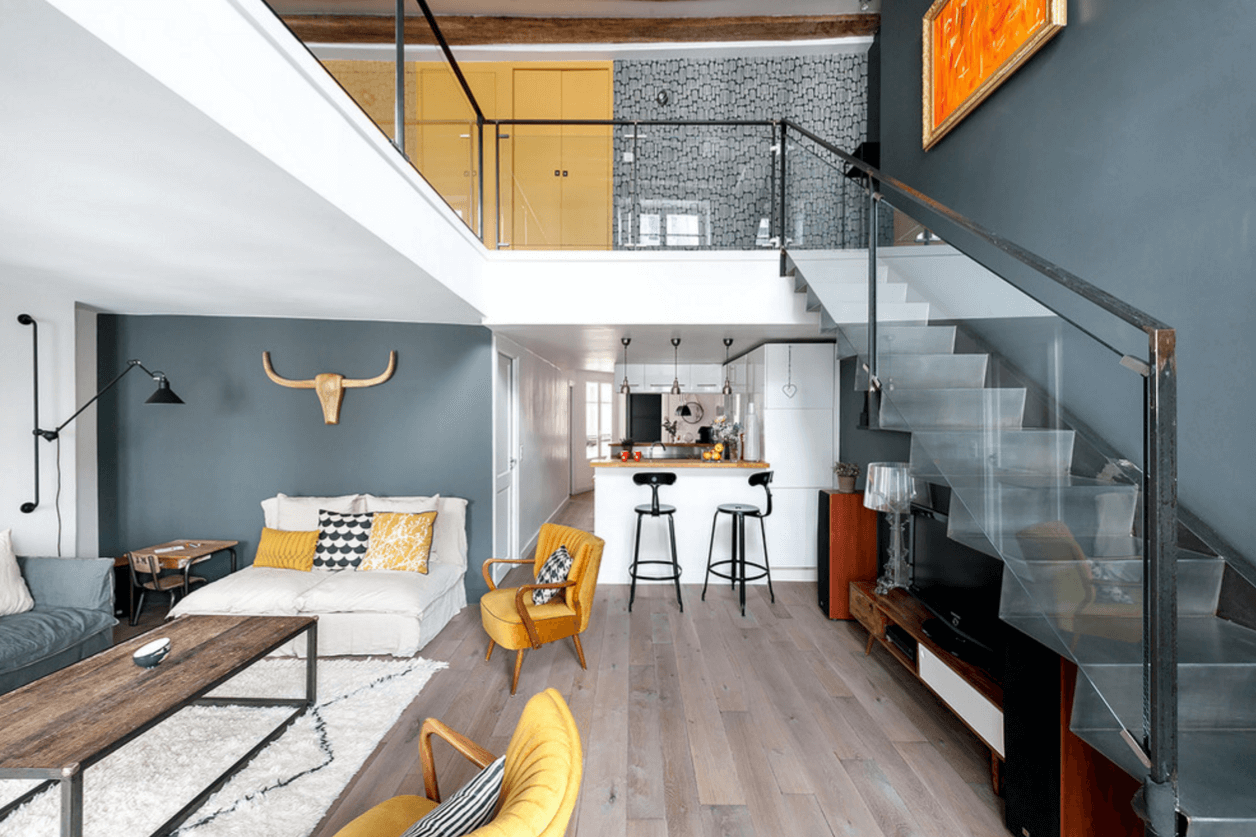 Дизайн интерьера двухуровневой квартиры в Париже, фото
